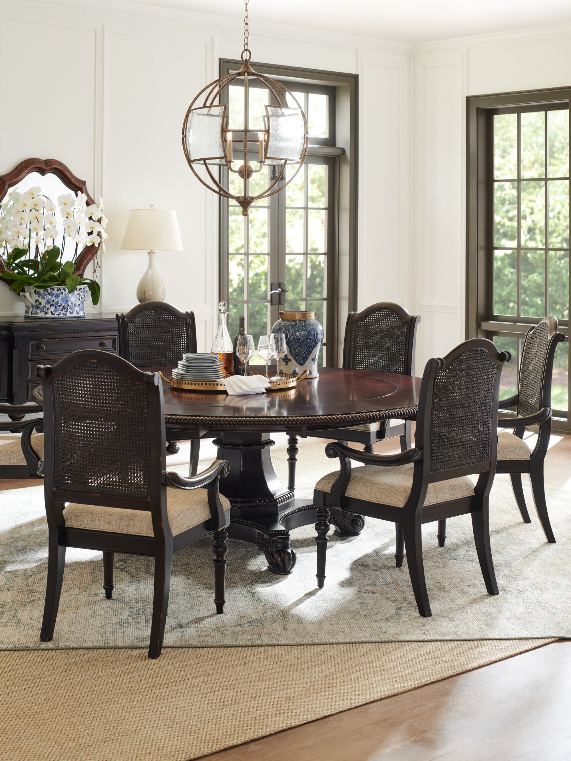 Bonaire round dining table